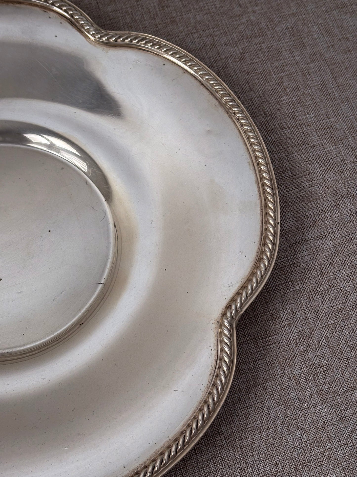 Silver-Plated Scalloped Dish with Rope Edge, Decorative Serving Plate