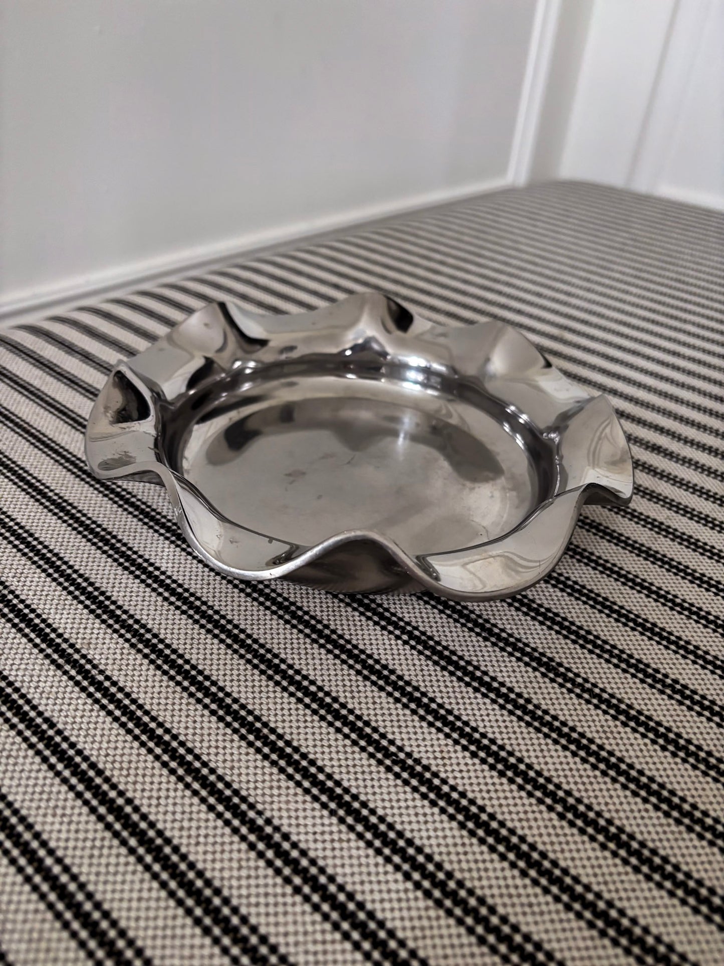 Silver-Tone Wave Edge Trinket Dish