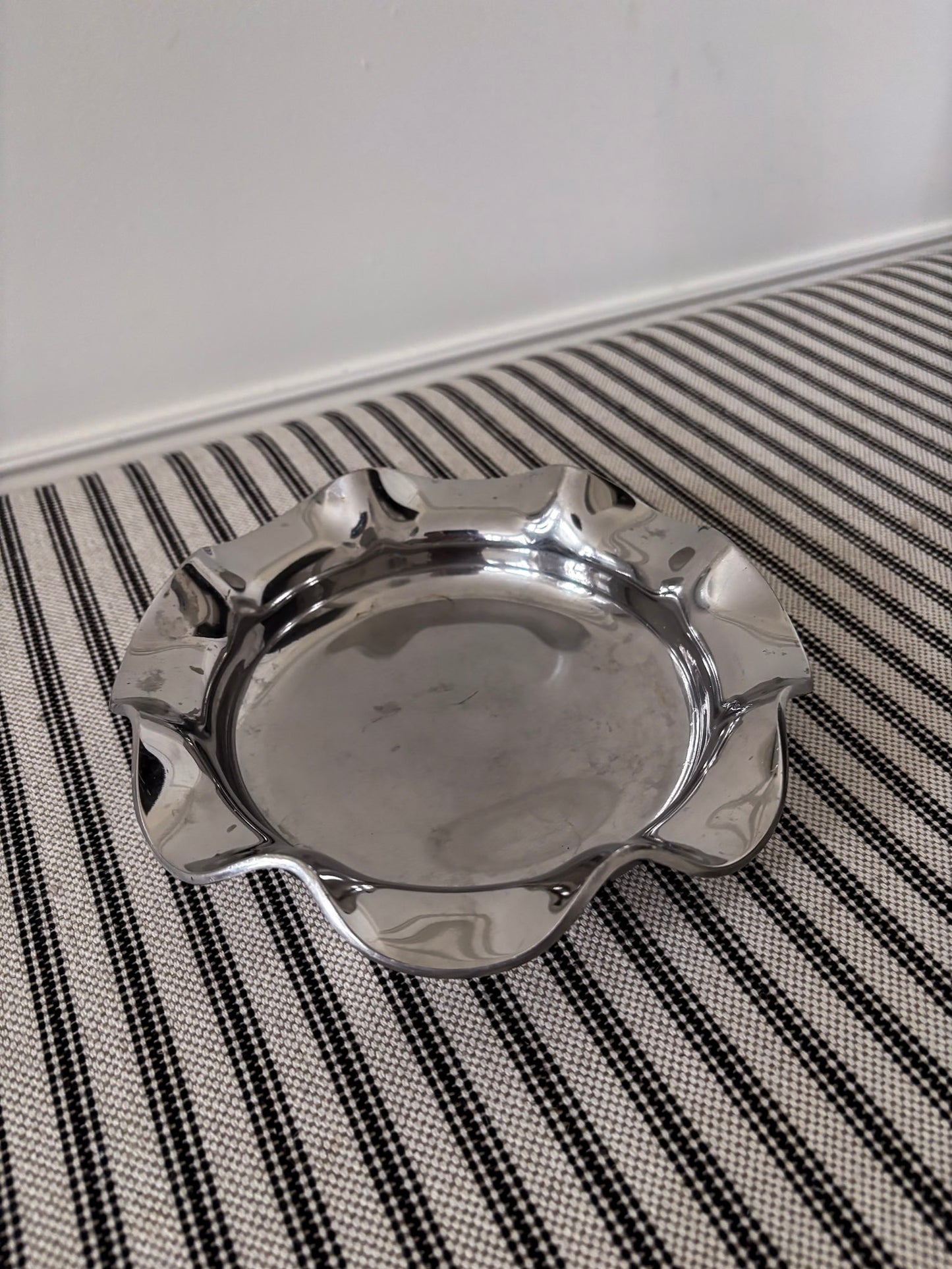 Silver-Tone Wave Edge Trinket Dish