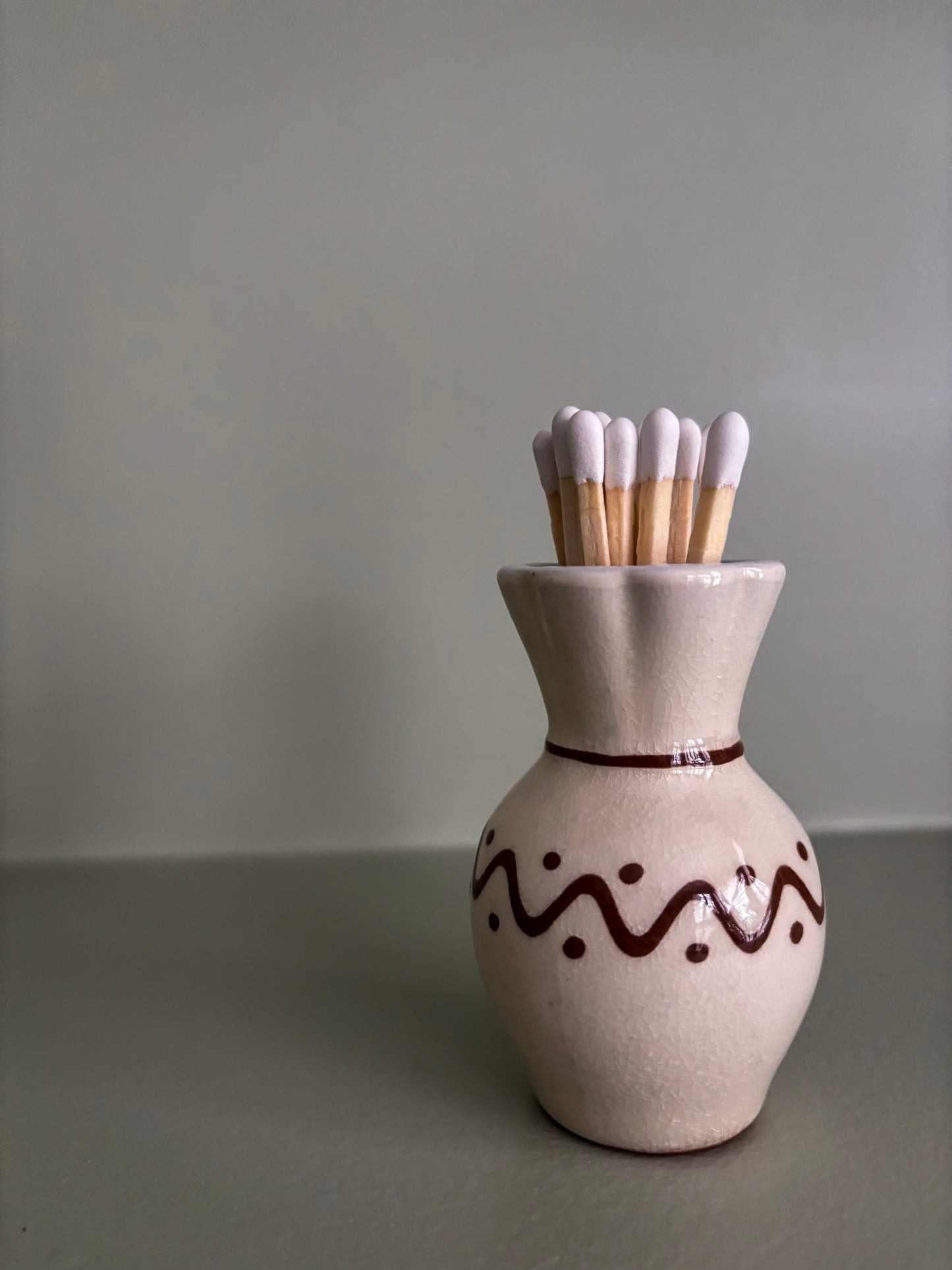 Miniature Zig-Zag Spot Matchstick Holder Vase