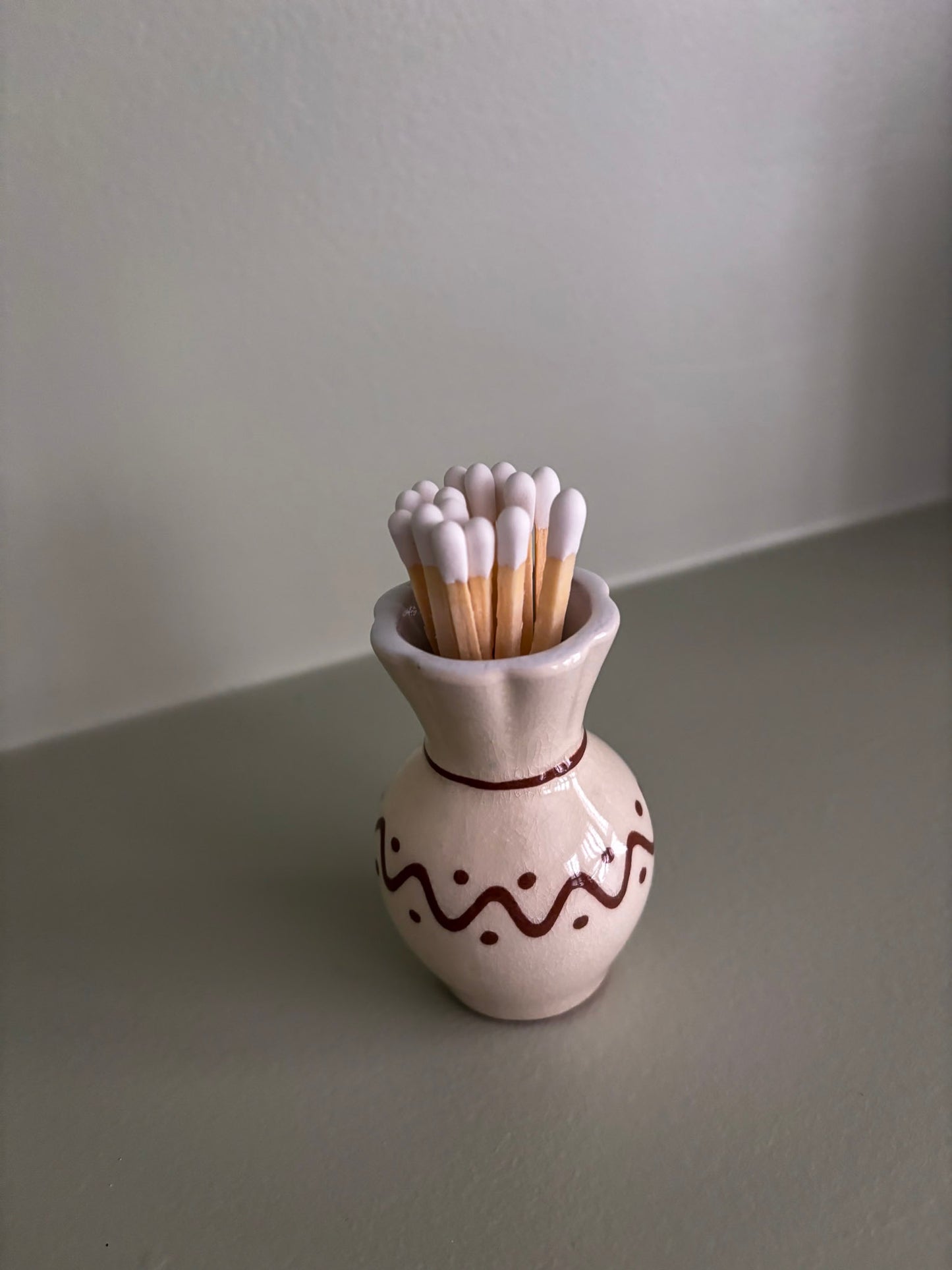 Miniature Zig-Zag Spot Matchstick Holder Vase