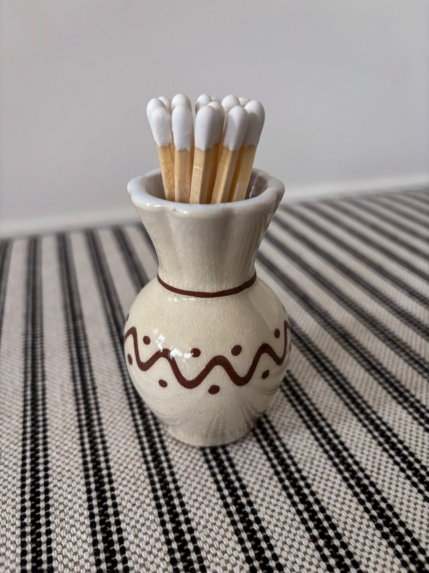 Miniature Zig-Zag Spot Matchstick Holder Vase