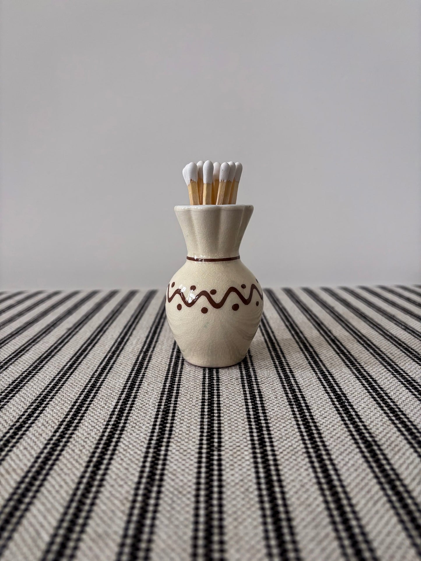 Miniature Zig-Zag Spot Matchstick Holder Vase