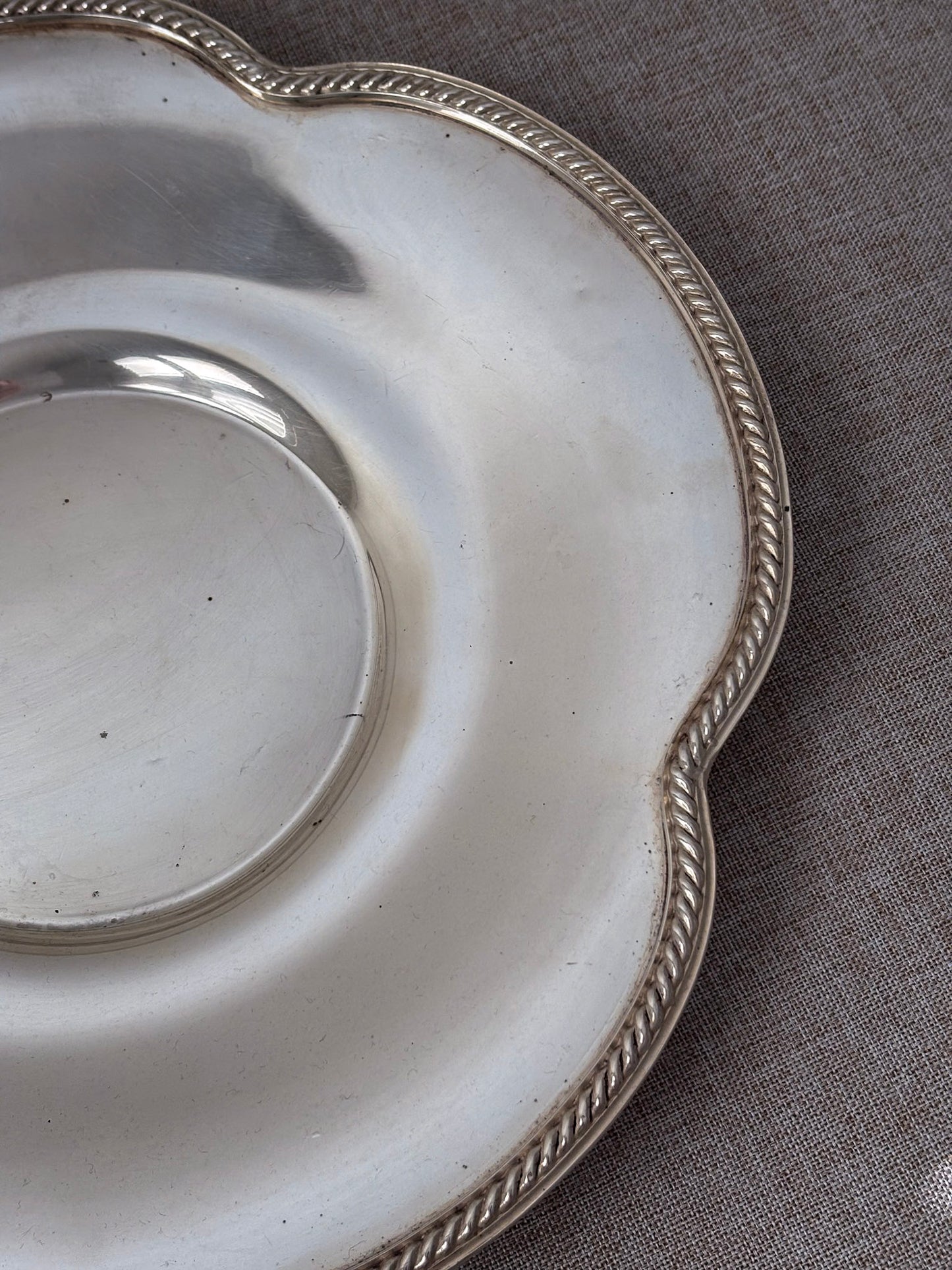 Silver-Plated Scalloped Dish with Rope Edge, Decorative Serving Plate