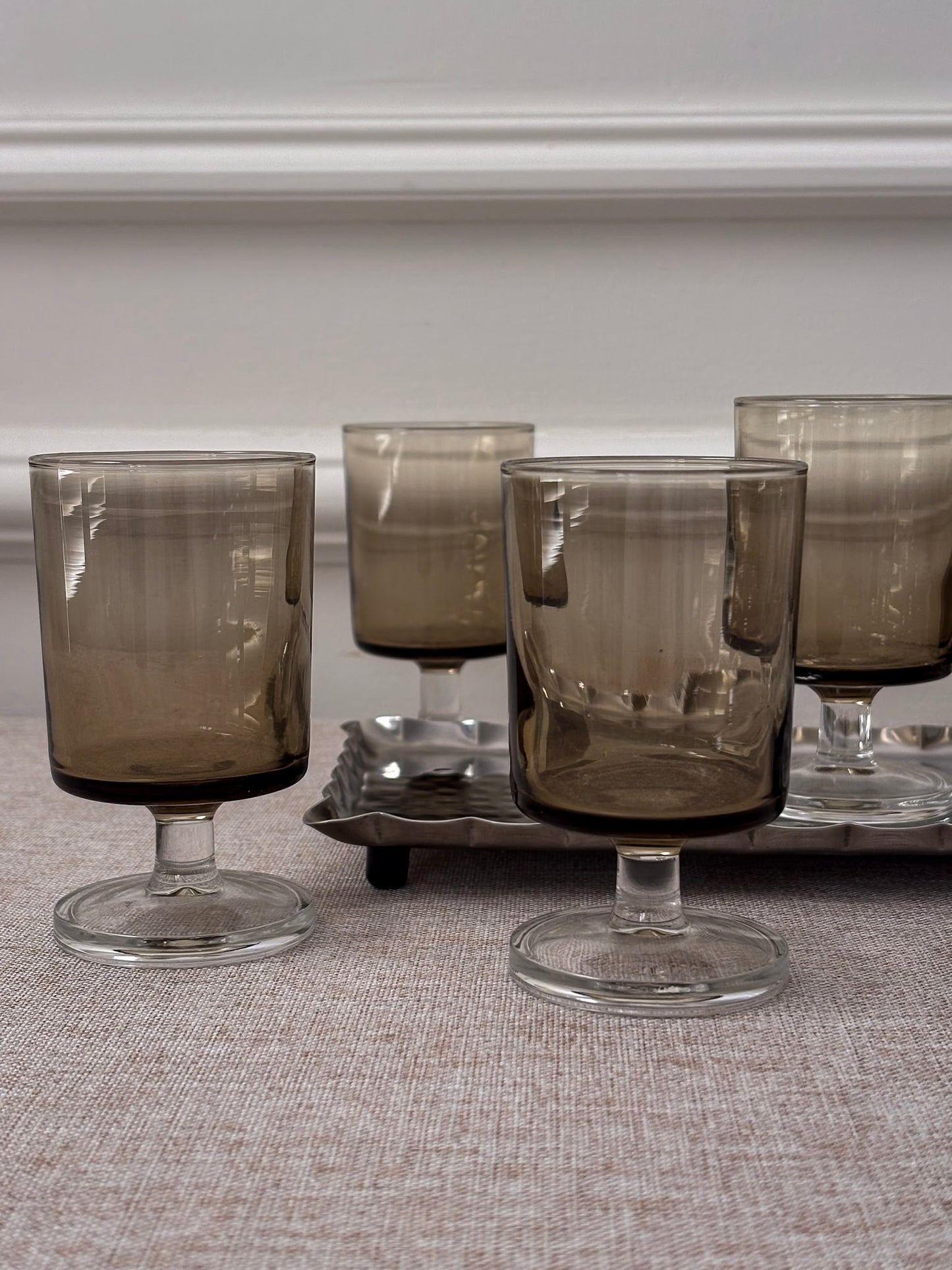 Smoked Glass Goblets with Hammered Stainless Steel Scalloped Tray, Mid-Century Drinks Set (5 Glasses + Tray)