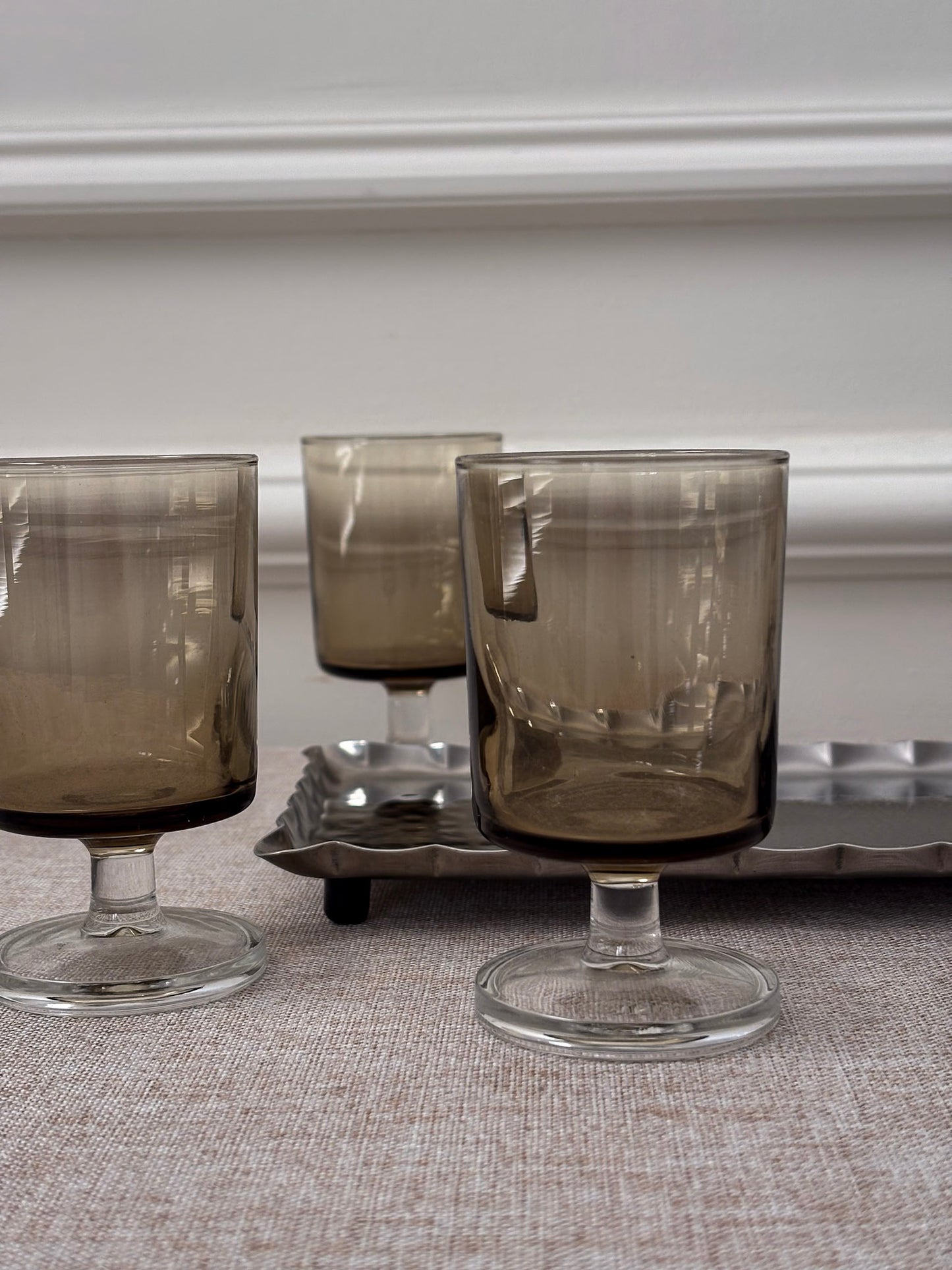 Smoked Glass Goblets with Hammered Stainless Steel Scalloped Tray, Mid-Century Drinks Set (5 Glasses + Tray)
