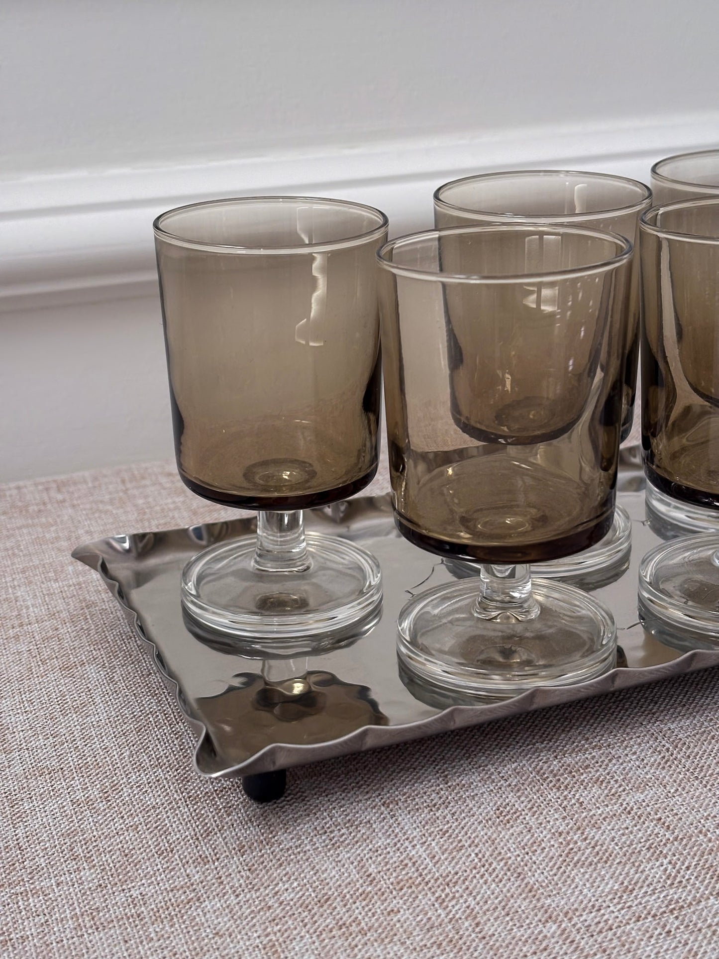Smoked Glass Goblets with Hammered Stainless Steel Scalloped Tray, Mid-Century Drinks Set (5 Glasses + Tray)