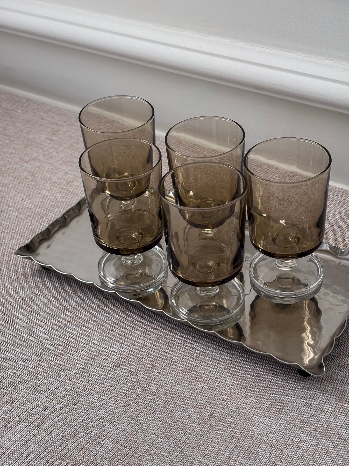 Smoked Glass Goblets with Hammered Stainless Steel Scalloped Tray, Mid-Century Drinks Set (5 Glasses + Tray)