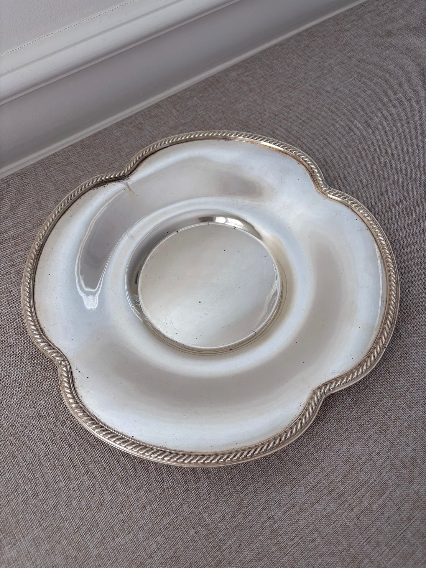 Silver-Plated Scalloped Dish with Rope Edge, Decorative Serving Plate