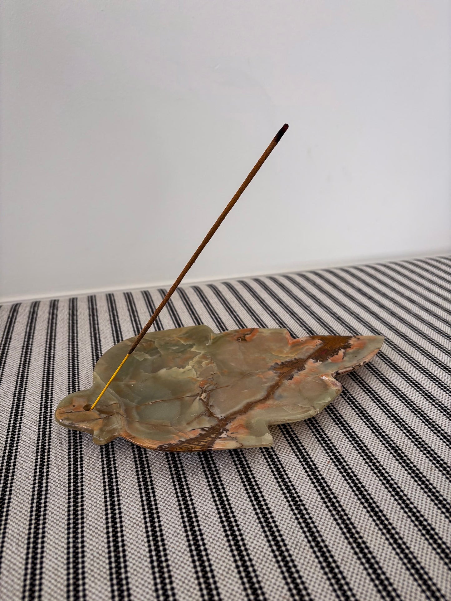 Onyx Leaf Incense Holder – Natural Stone Trinket Tray